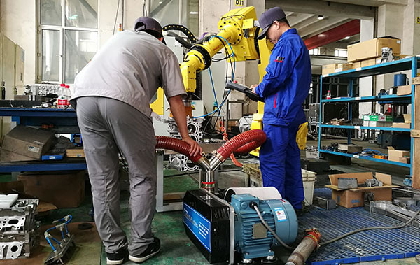 雷茨高速離心風(fēng)機在機器人清洗干燥案例